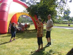 „Dzień pieczonego ziemniaka”. Spotkanie integracyjne w DPS w Jugowie. 31 sierpnia 2017r.